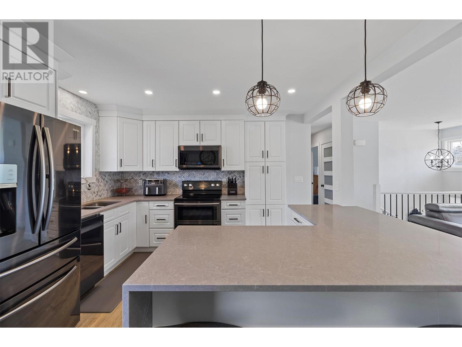 Property at 689 VALDES Drive image 2