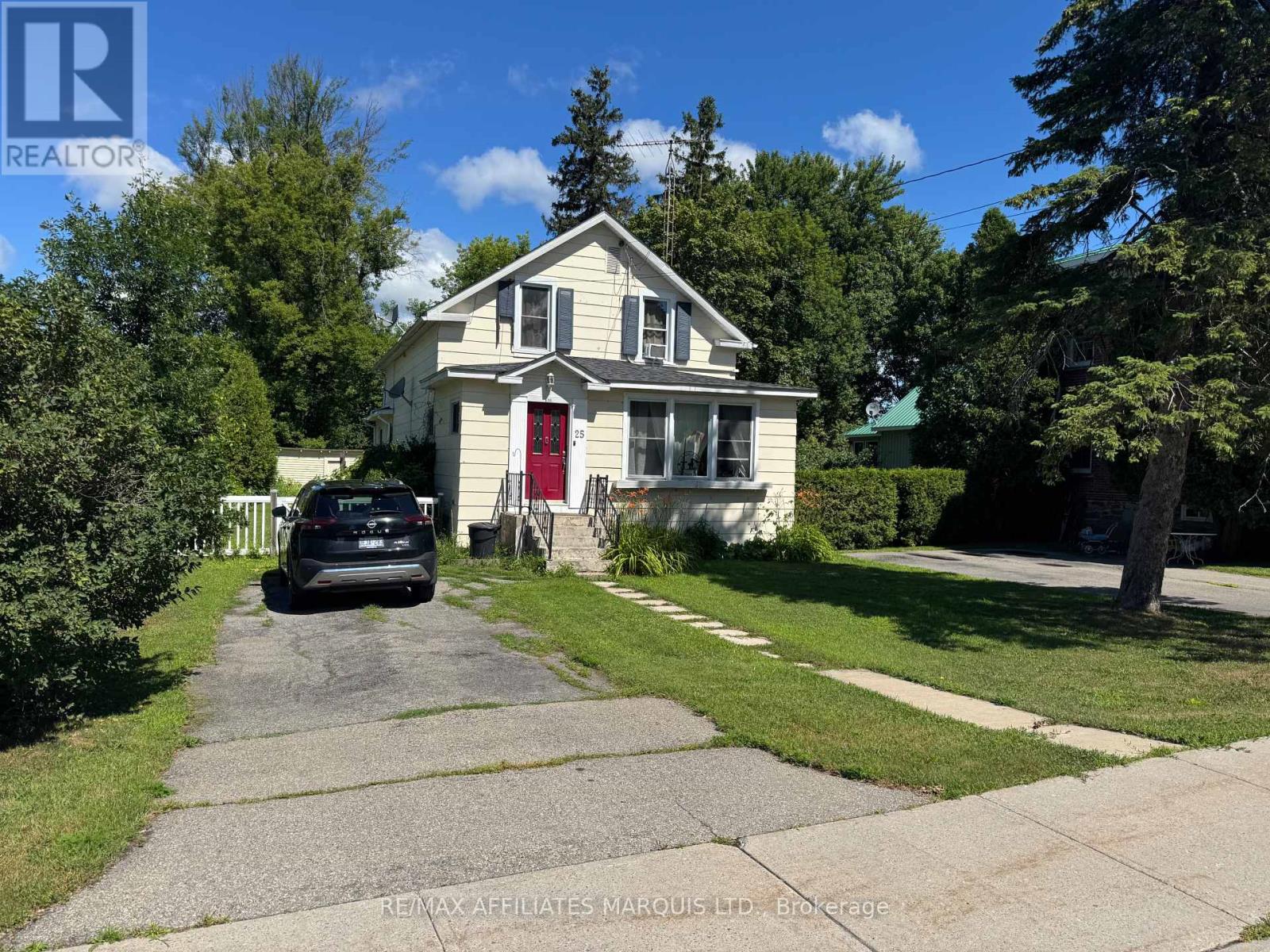 25 Oak Street, South Glengarry, Ontario  K0C 1N0 - Photo 2 - X12299959