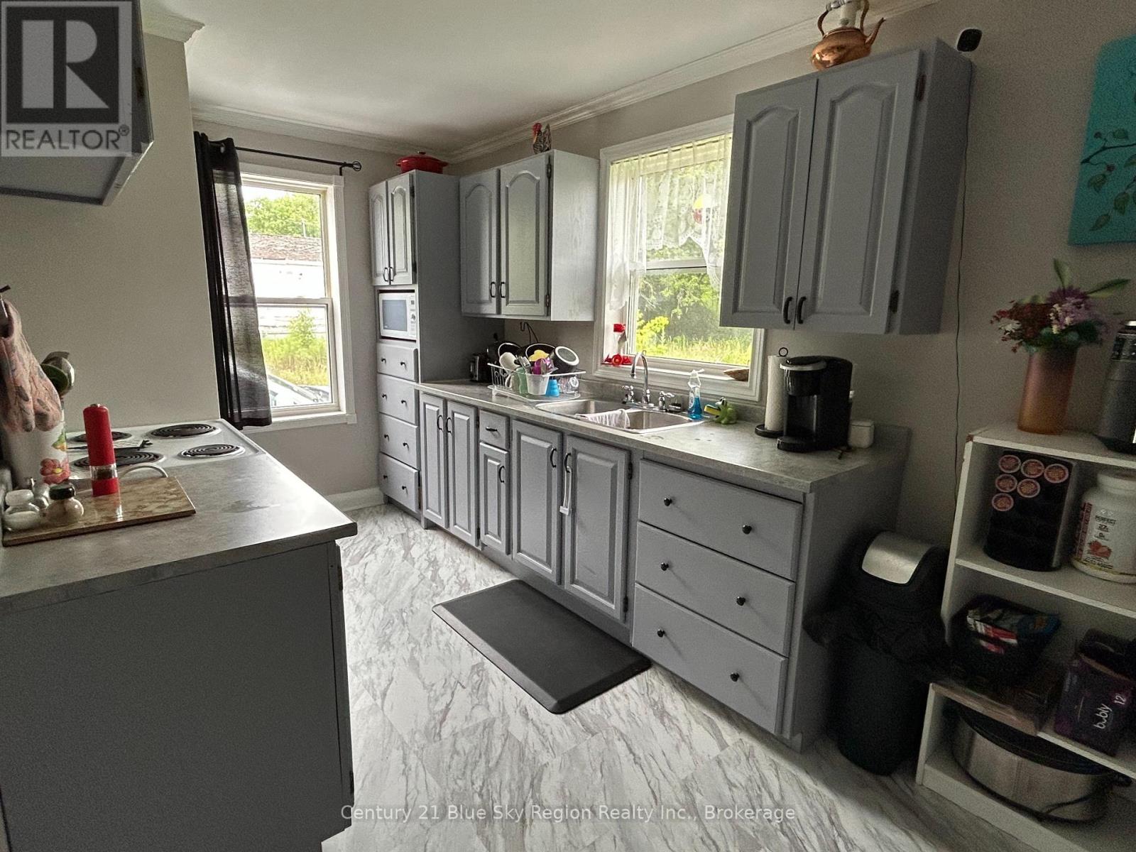 Property at 840-842 WORTHINGTON STREET E image 2