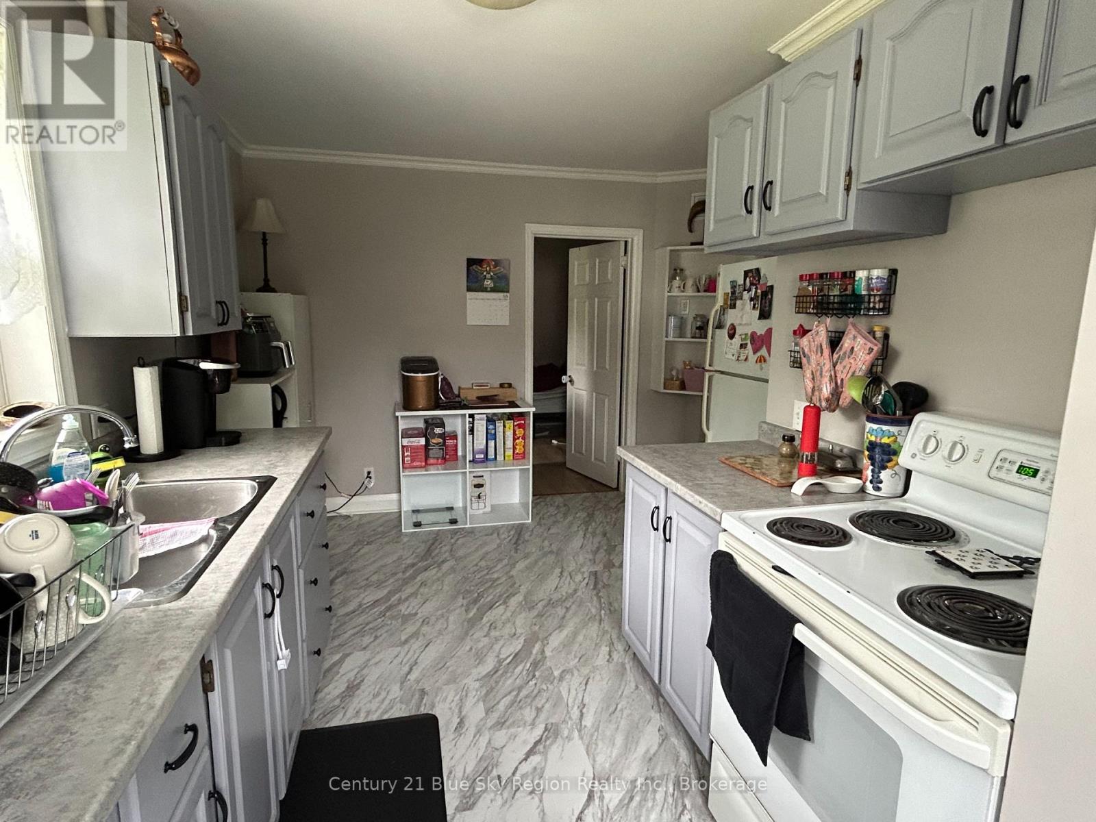 Property at 840-842 WORTHINGTON STREET E image 3
