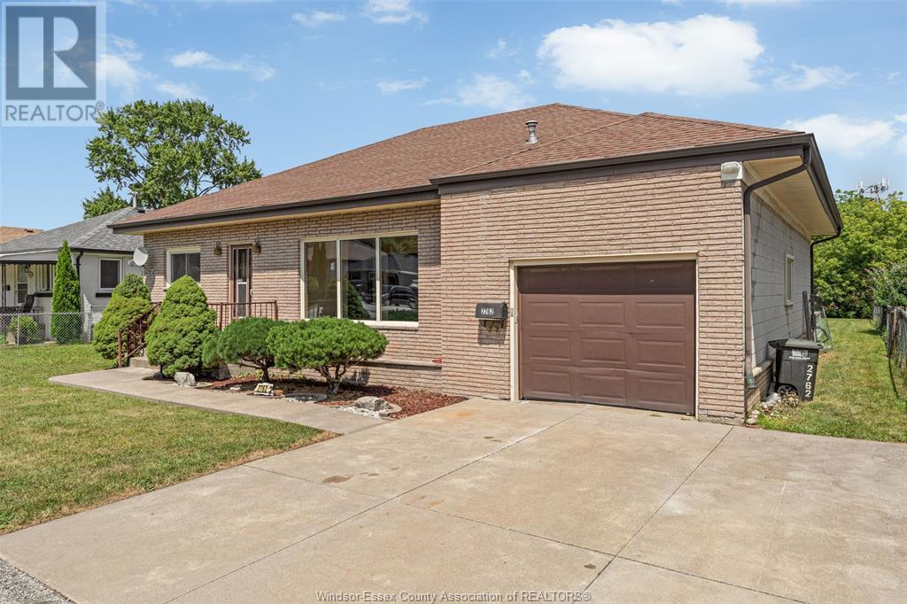 Property at 2762 LLOYD GEORGE image 3