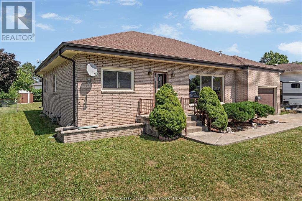 Property at 2762 LLOYD GEORGE image 4