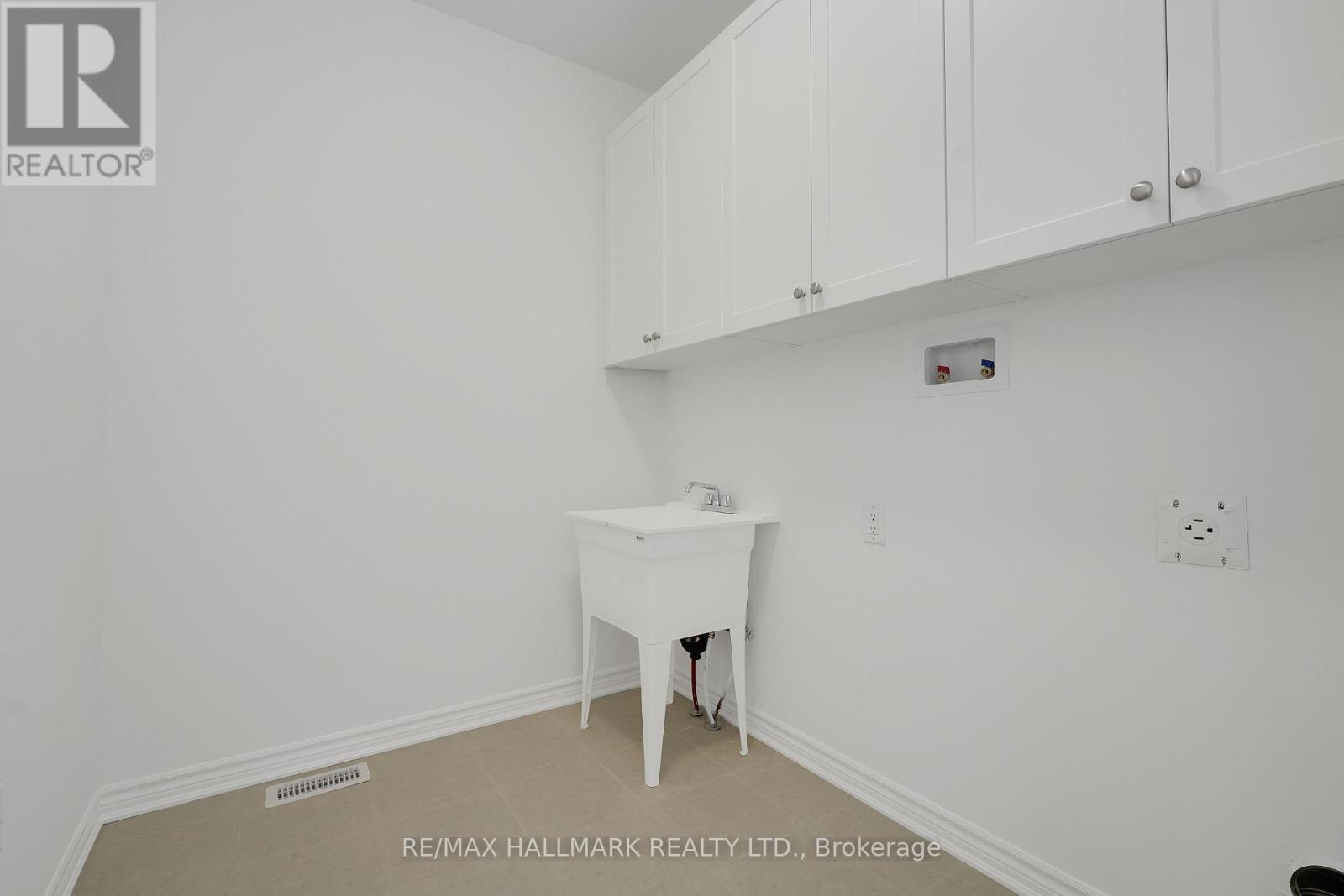 630 Newlove Street, Innisfil, Ontario  L9S 0S2 - Photo 36 - N12294032
