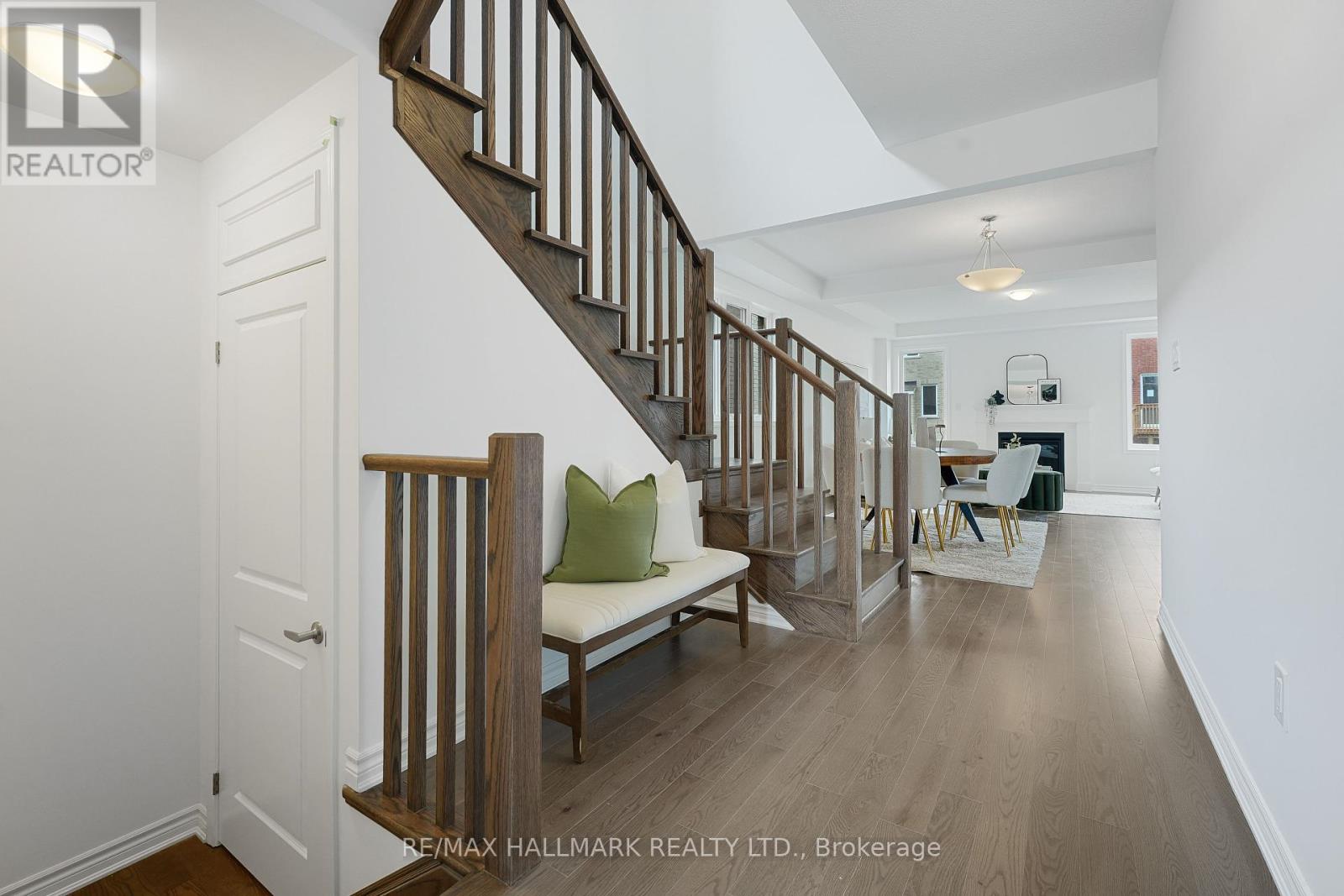 630 Newlove Street, Innisfil, Ontario  L9S 0S2 - Photo 6 - N12294032
