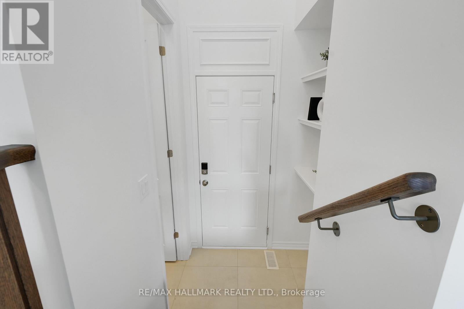 630 Newlove Street, Innisfil, Ontario  L9S 0S2 - Photo 18 - N12294032