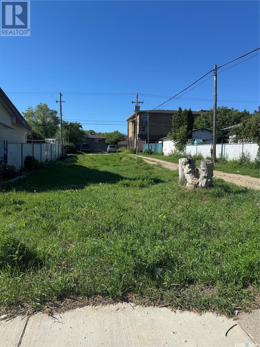 1407 23rd Street W, Saskatoon, Saskatchewan  S7L 0B1 - Photo 1 - SK013403