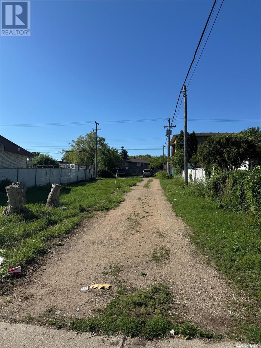 1407 23rd Street W, Saskatoon, Saskatchewan  S7L 0B1 - Photo 3 - SK013403