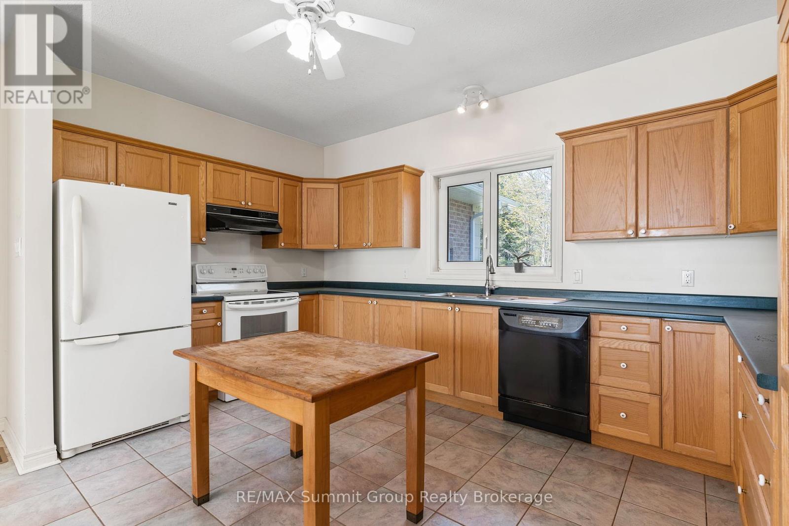 189 Point Road, Grey Highlands, Ontario  N0C 1E0 - Photo 11 - X12154415