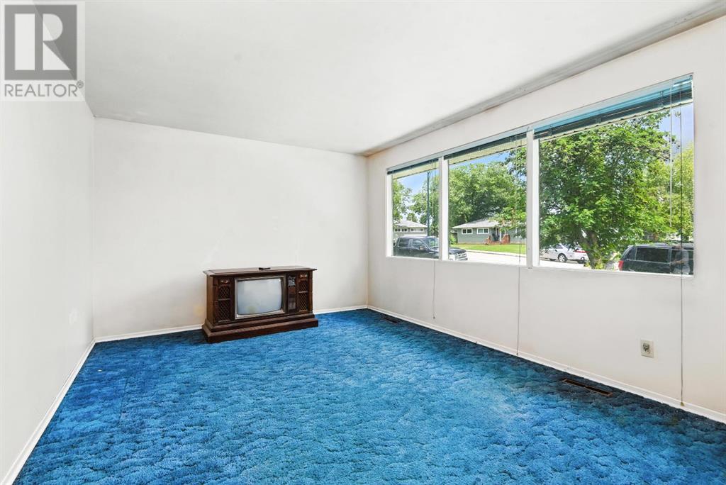 Property at 5858 38 StreetClose image 4