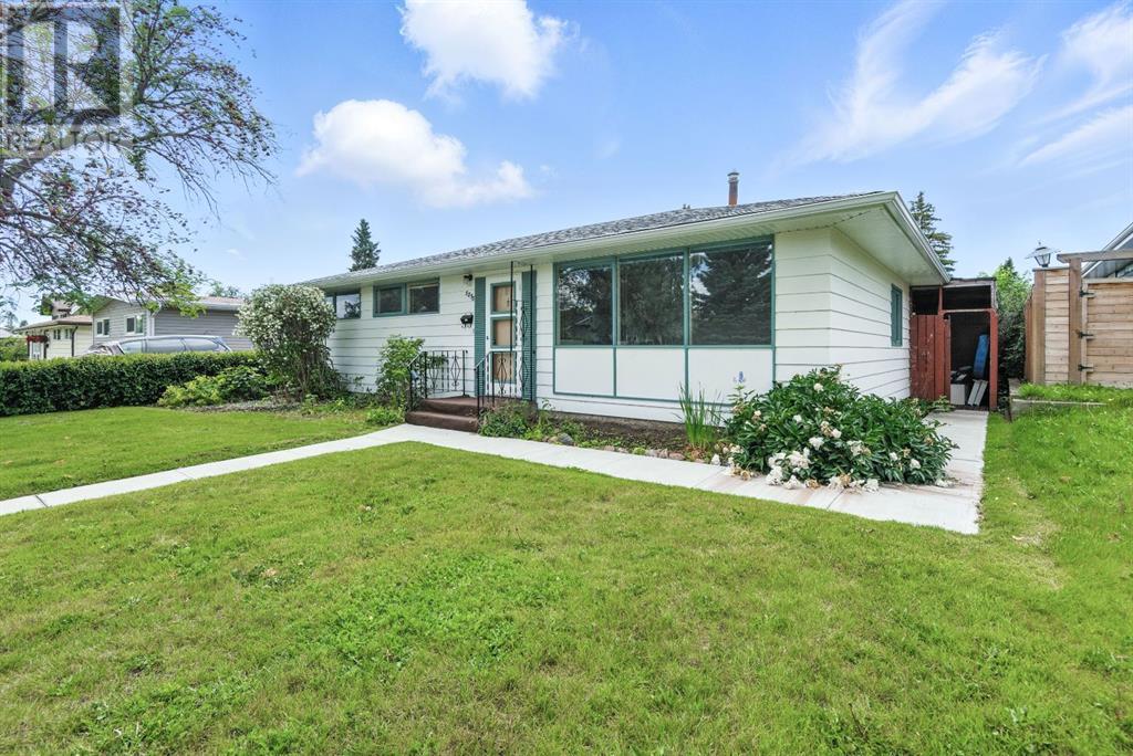 Property at 5858 38 StreetClose image 2