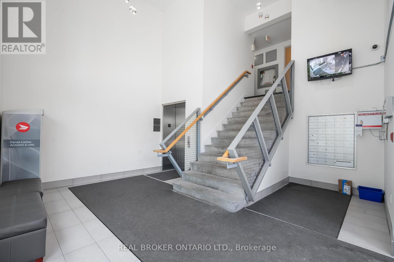 Property at 102 - 360 CUMBERLAND STREET image 2