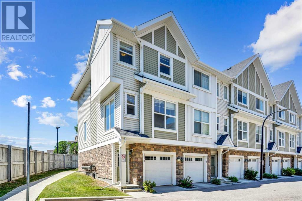 Property at 178 New Brighton Point SE image 2