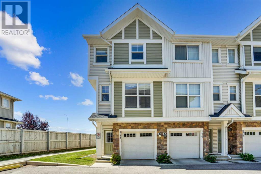 Property at 178 New Brighton Point SE image 1