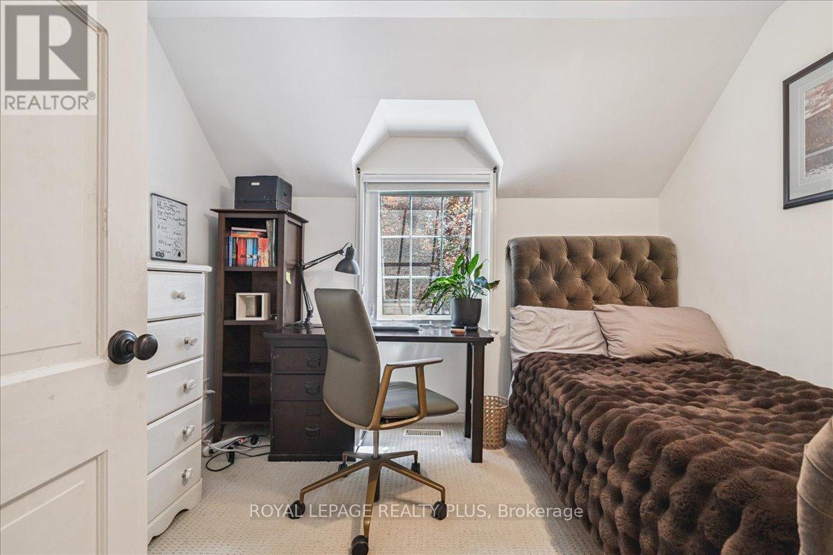1258 Ravine Drive, Mississauga, Ontario  L5J 3E4 - Photo 25 - W12299949