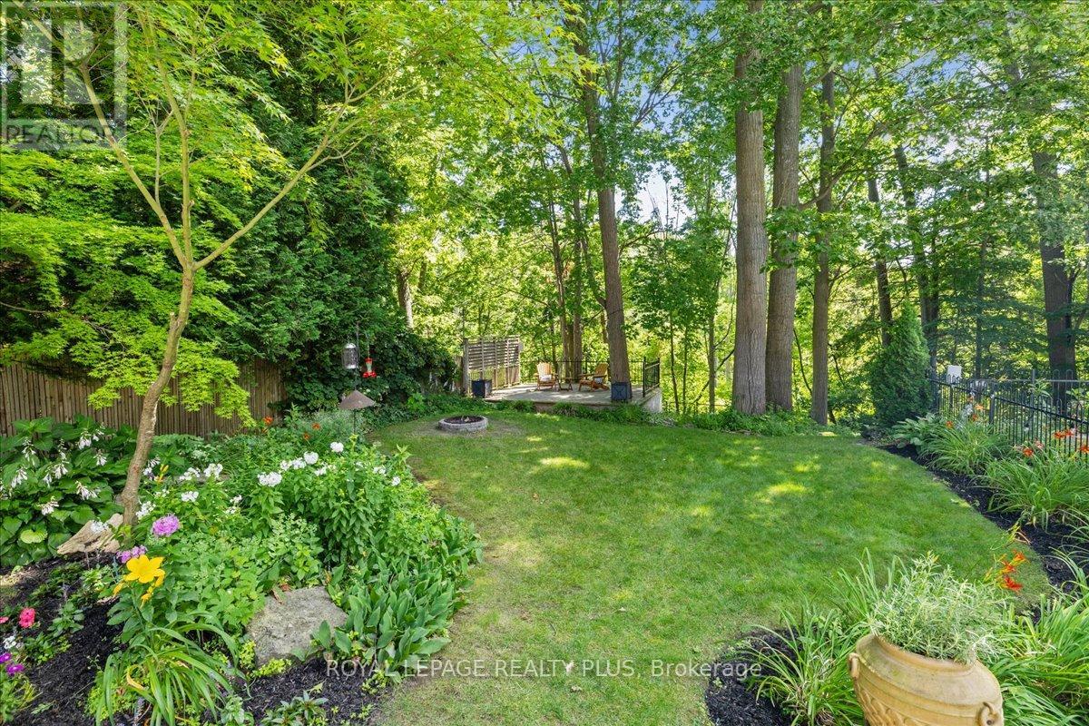 1258 Ravine Drive, Mississauga, Ontario  L5J 3E4 - Photo 33 - W12299949