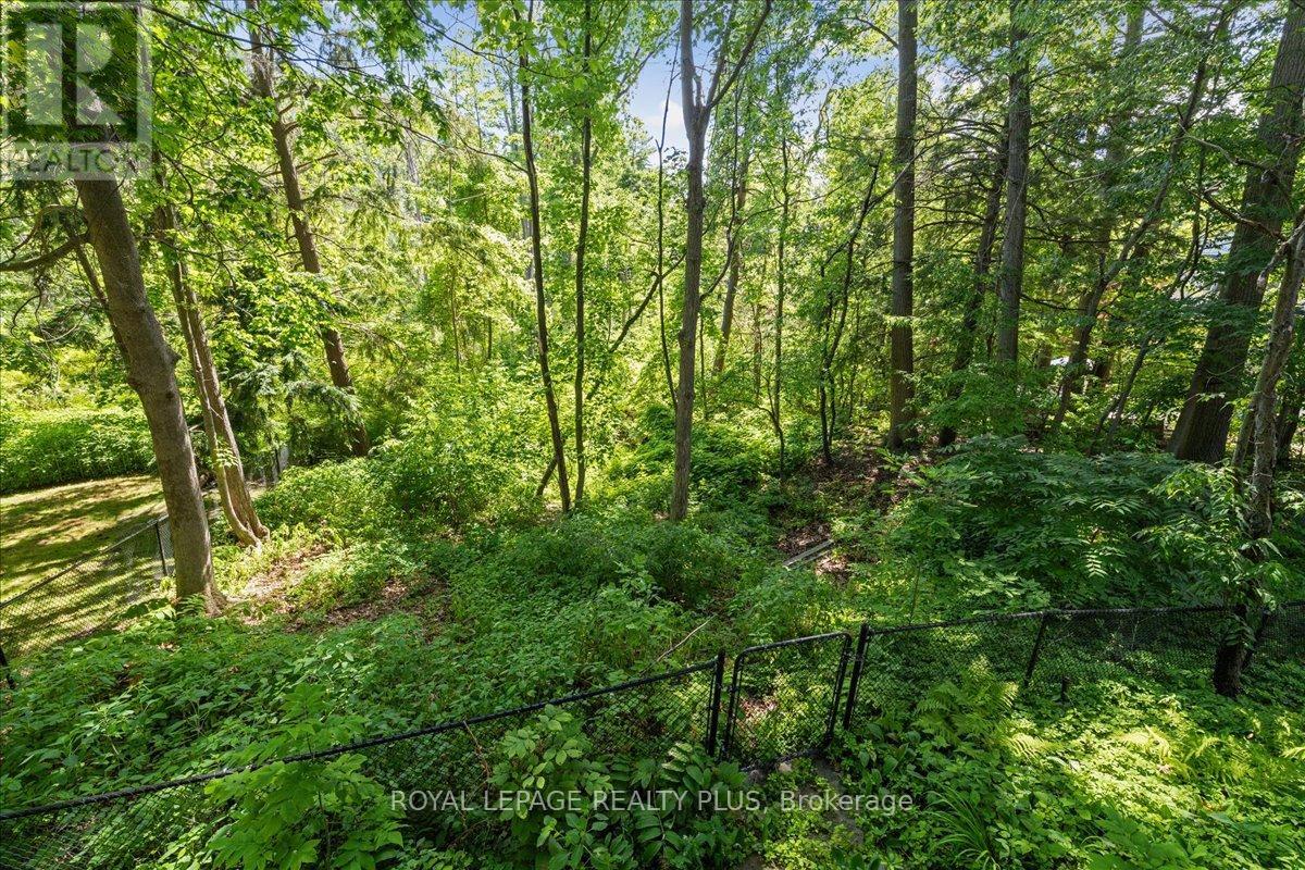 1258 Ravine Drive, Mississauga, Ontario  L5J 3E4 - Photo 35 - W12299949