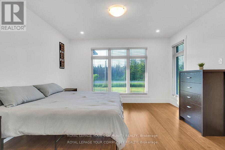 135 Old Highway 26, Meaford, Ontario  N4L 1W7 - Photo 22 - X12299900