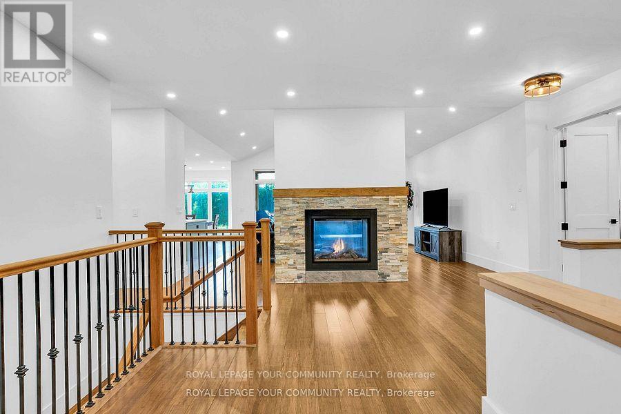 135 Old Highway 26, Meaford, Ontario  N4L 1W7 - Photo 6 - X12299900