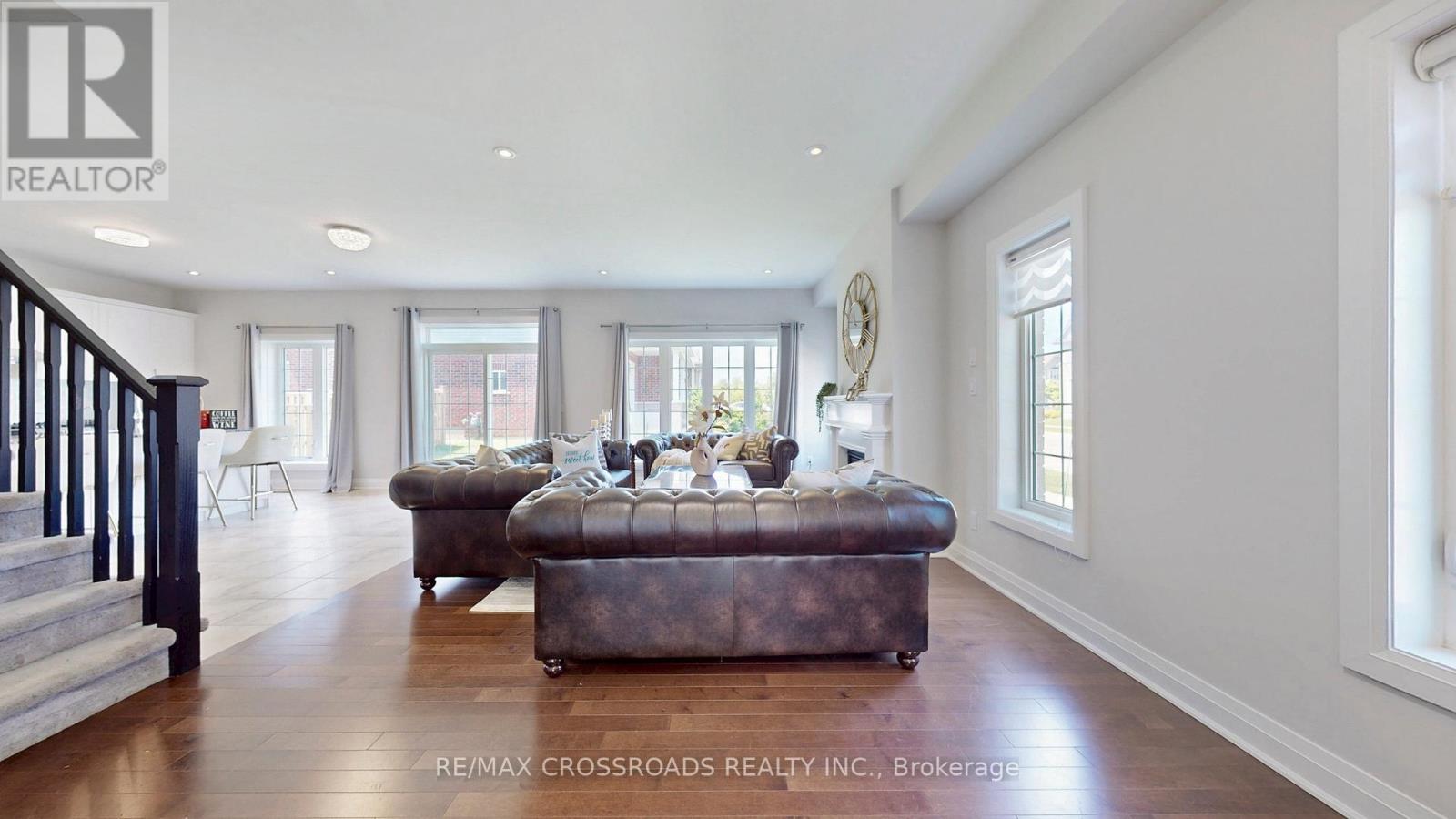 Property at 745 WOOD LILY STREET image 2