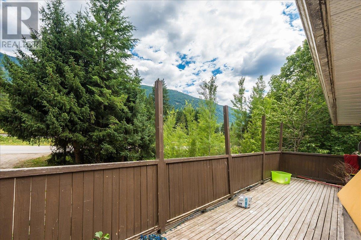 1765 Highway 3a Highway, Castlegar, British Columbia  V1N 3H3 - Photo 36 - 10354952