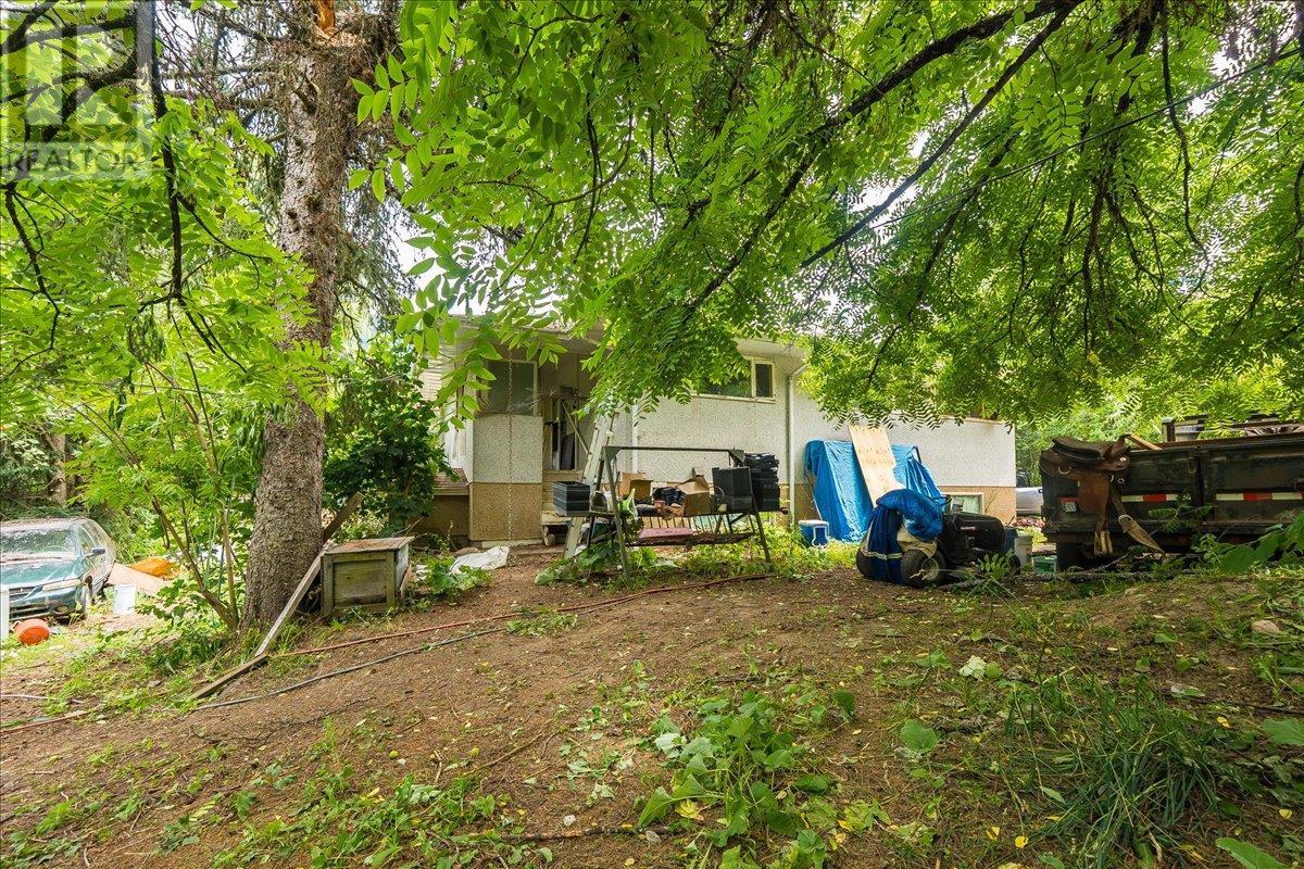 1765 Highway 3a Highway, Castlegar, British Columbia  V1N 3H3 - Photo 31 - 10354952