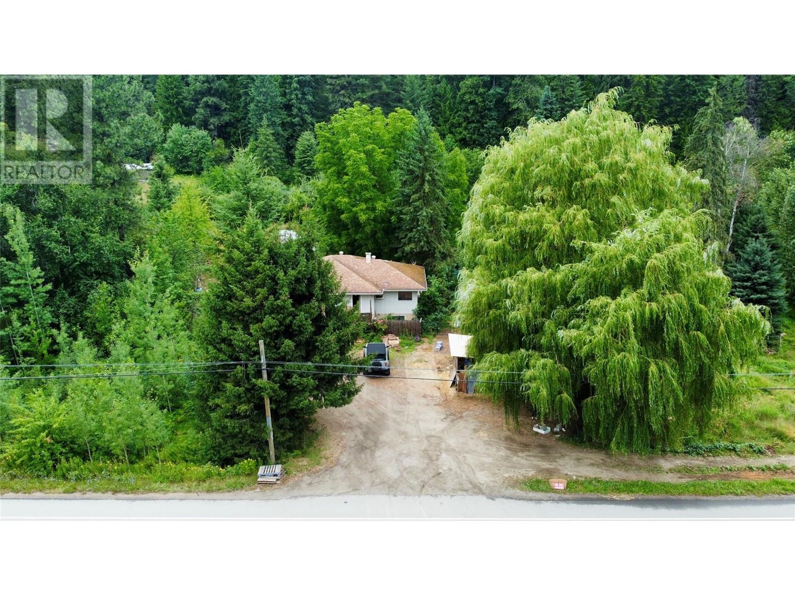 1765 Highway 3a Highway, Castlegar, British Columbia  V1N 3H3 - Photo 15 - 10354952