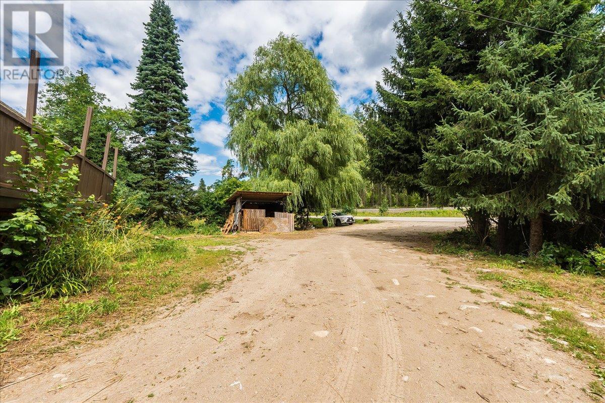 1765 Highway 3a Highway, Castlegar, British Columbia  V1N 3H3 - Photo 19 - 10354952