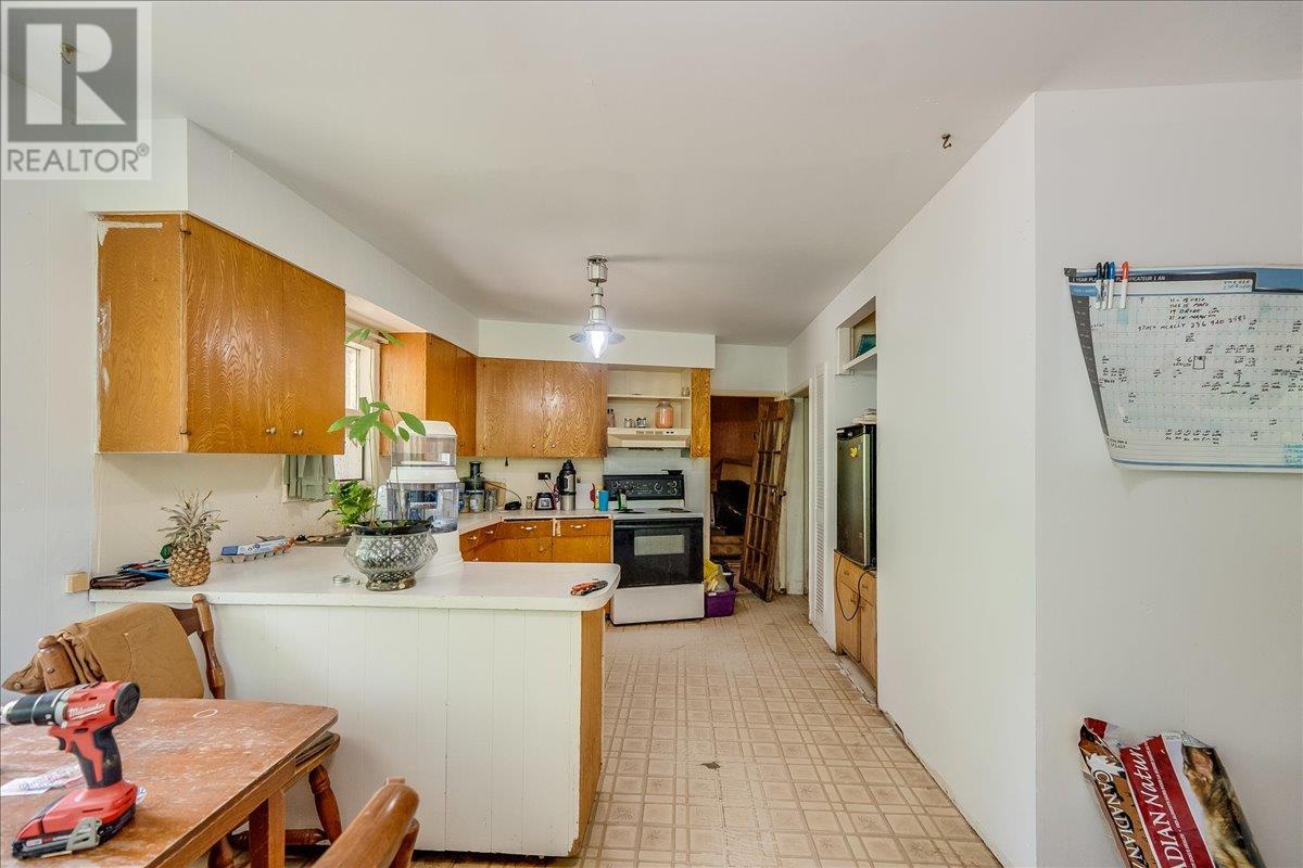 1765 Highway 3a Highway, Castlegar, British Columbia  V1N 3H3 - Photo 63 - 10354952