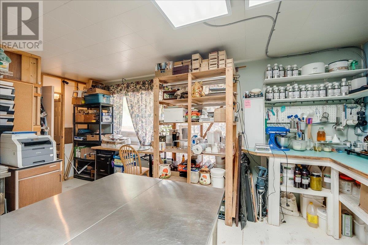1765 Highway 3a Highway, Castlegar, British Columbia  V1N 3H3 - Photo 62 - 10354952