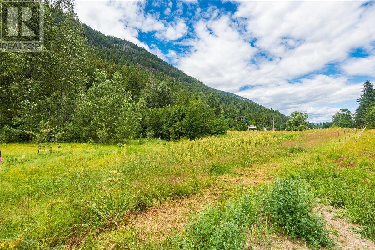 1765 Highway 3a Highway, Castlegar, British Columbia  V1N 3H3 - Photo 78 - 10354952