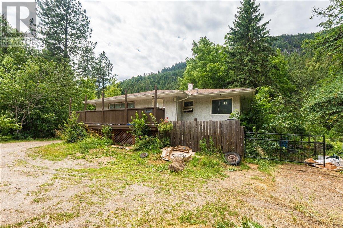 1765 Highway 3a Highway, Castlegar, British Columbia  V1N 3H3 - Photo 81 - 10354952