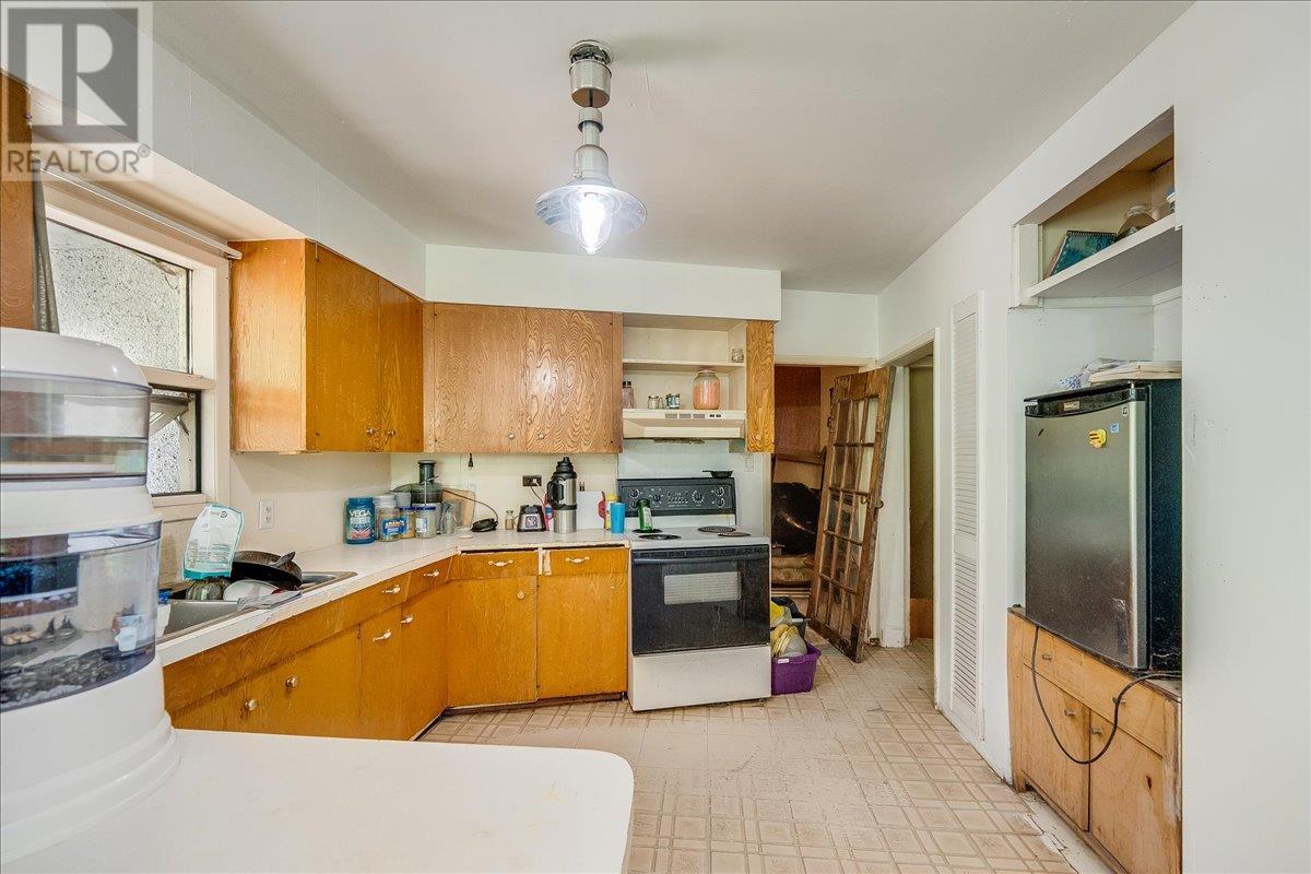 1765 Highway 3a Highway, Castlegar, British Columbia  V1N 3H3 - Photo 72 - 10354952