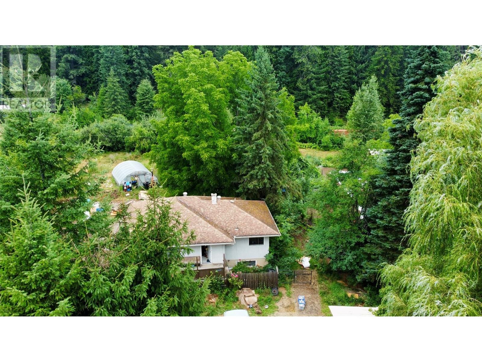 1765 Highway 3a Highway, Castlegar, British Columbia  V1N 3H3 - Photo 17 - 10354952