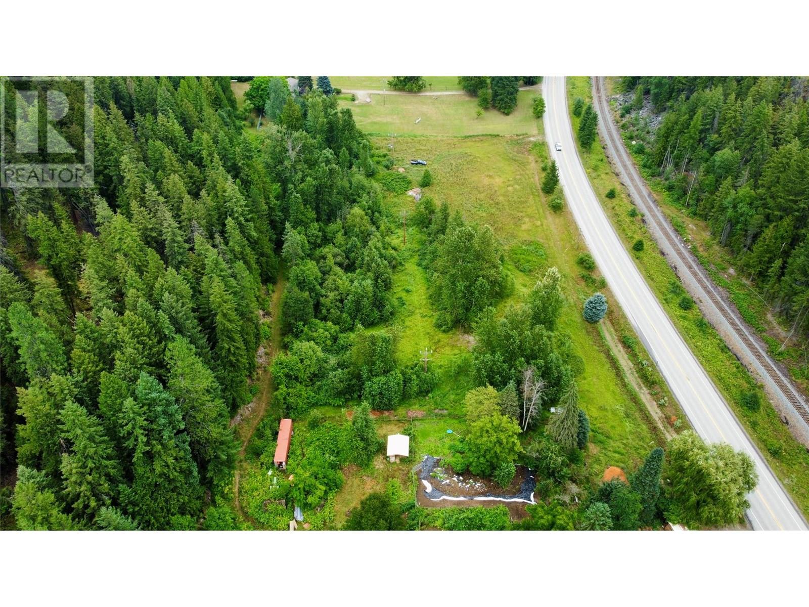 1765 Highway 3a Highway, Castlegar, British Columbia  V1N 3H3 - Photo 9 - 10354952