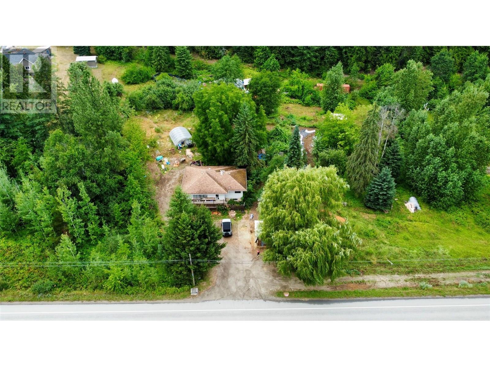 1765 Highway 3a Highway, Castlegar, British Columbia  V1N 3H3 - Photo 13 - 10354952