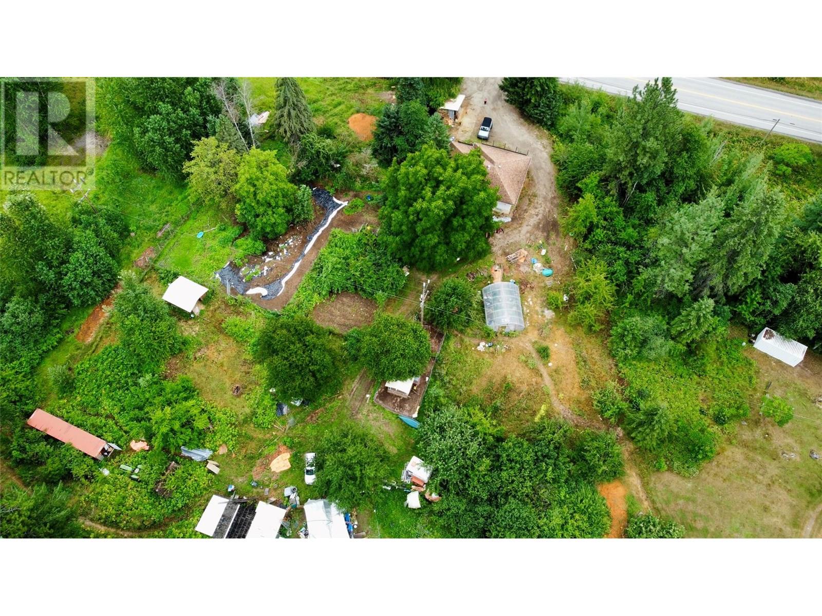 1765 Highway 3a Highway, Castlegar, British Columbia  V1N 3H3 - Photo 12 - 10354952