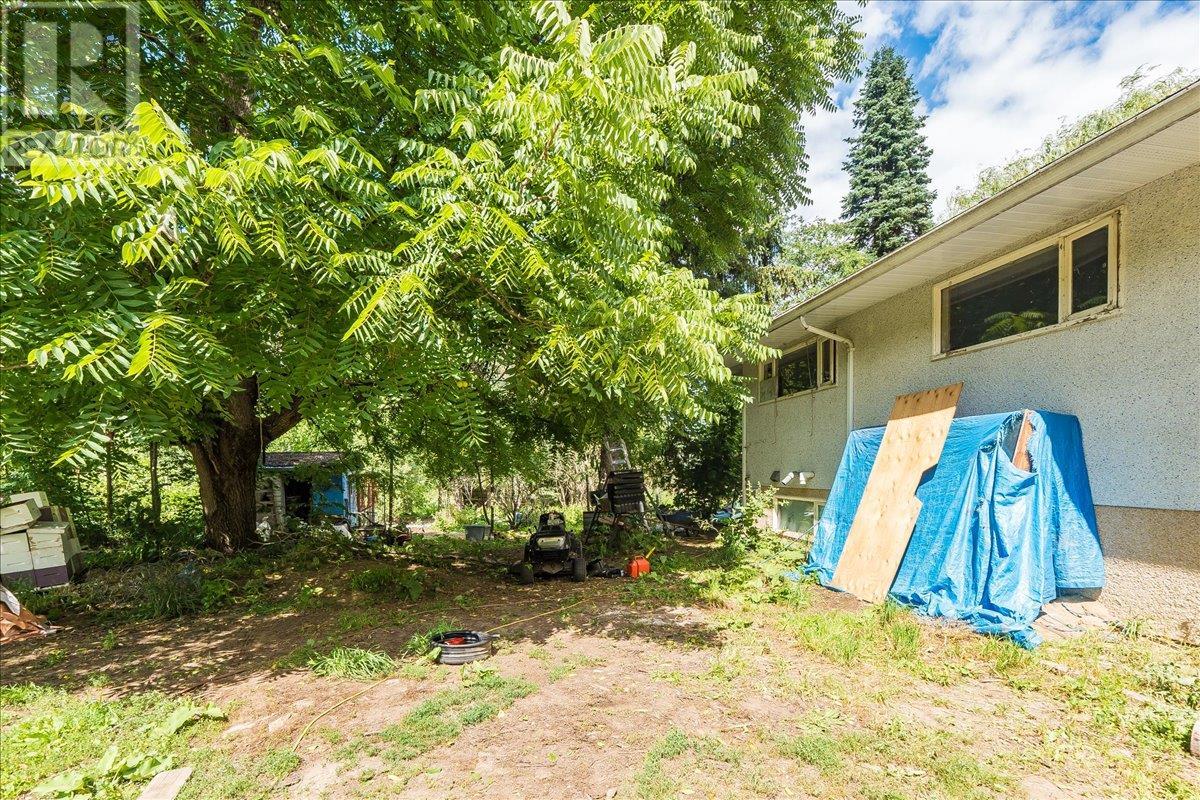 1765 Highway 3a Highway, Castlegar, British Columbia  V1N 3H3 - Photo 75 - 10354952