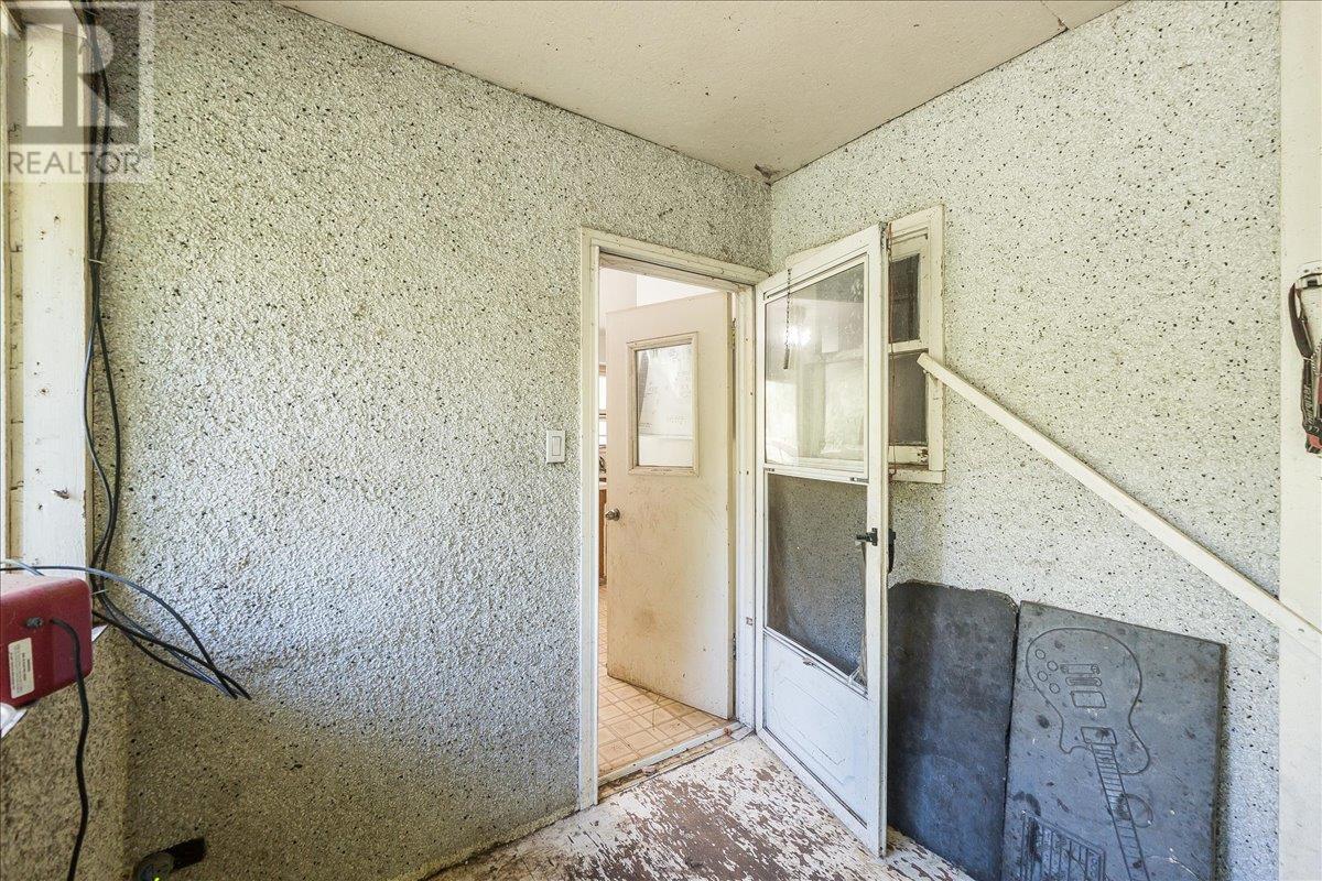 1765 Highway 3a Highway, Castlegar, British Columbia  V1N 3H3 - Photo 59 - 10354952