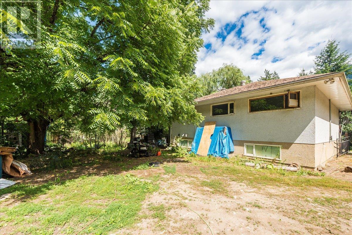 1765 Highway 3a Highway, Castlegar, British Columbia  V1N 3H3 - Photo 85 - 10354952