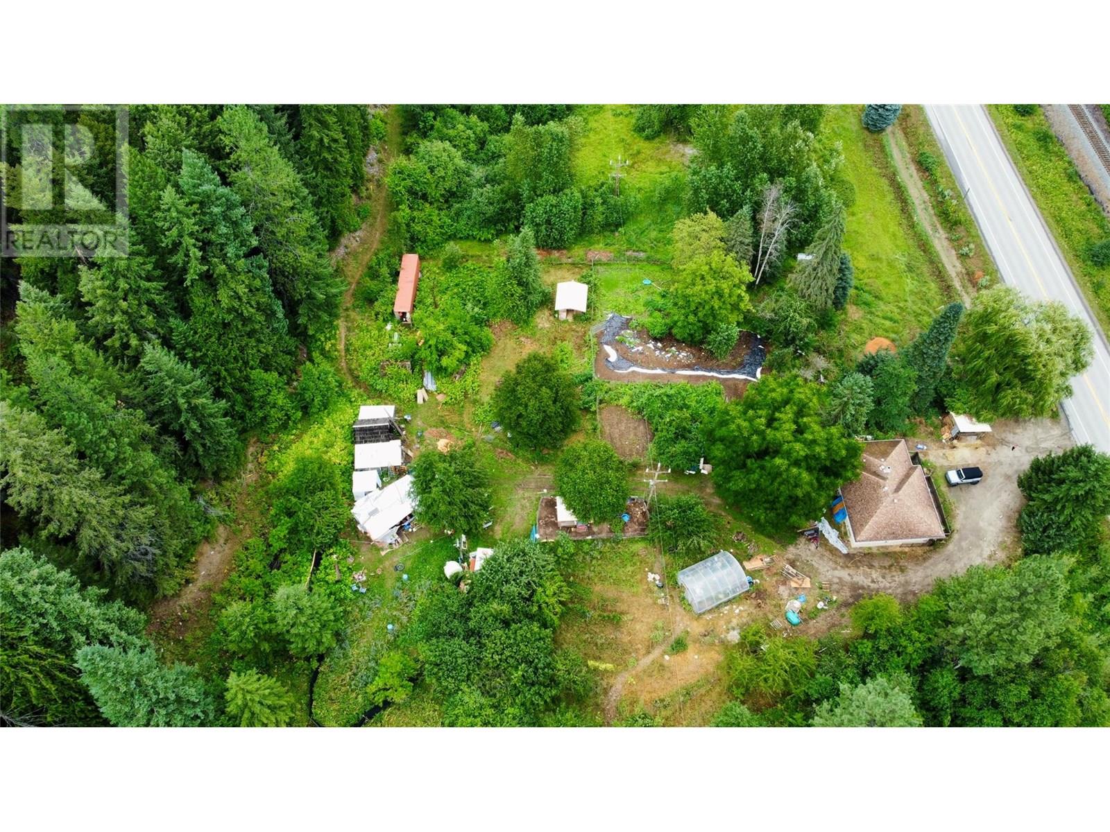 1765 Highway 3a Highway, Castlegar, British Columbia  V1N 3H3 - Photo 10 - 10354952