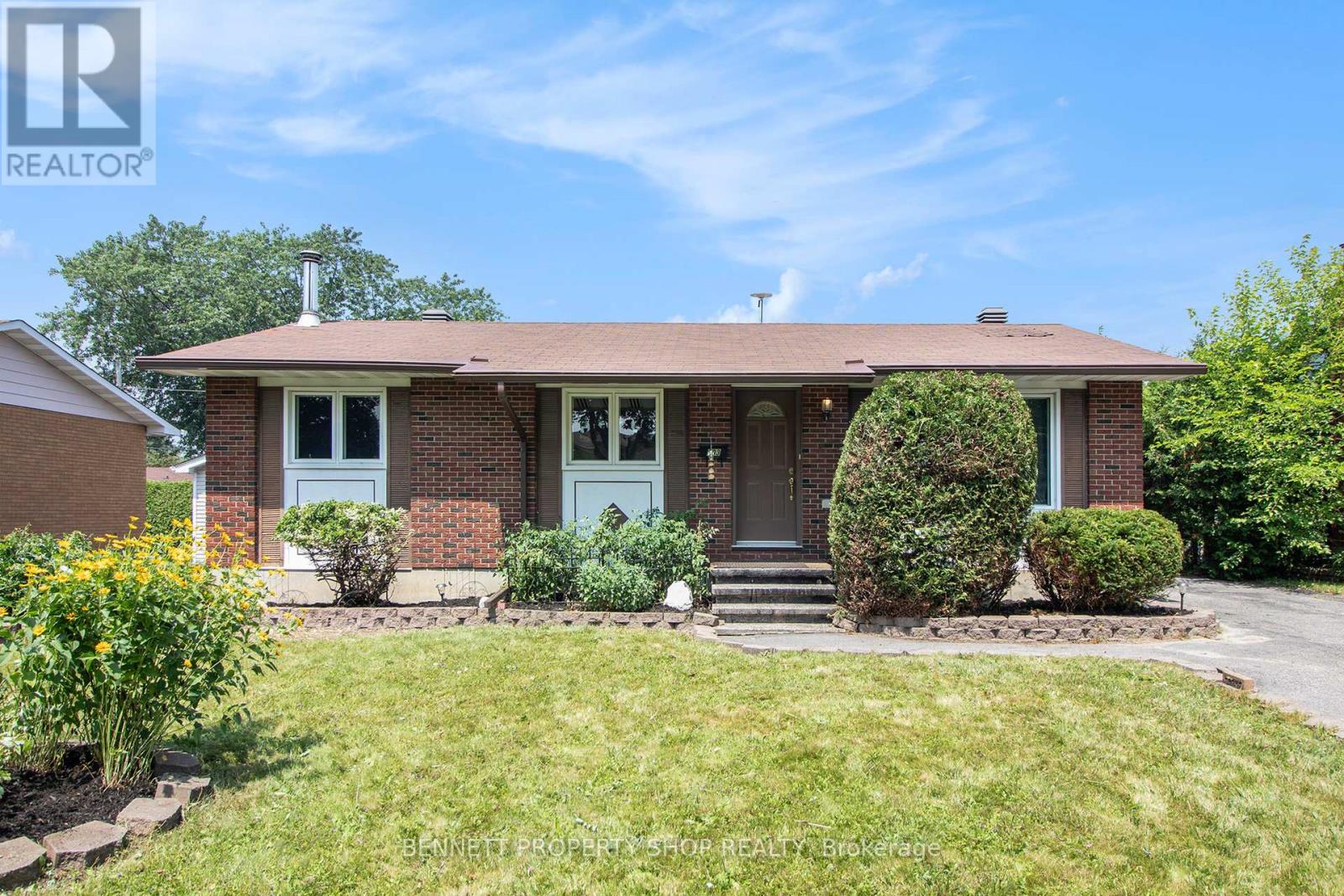 Property at 303 GLENEAGLES AVENUE image 1