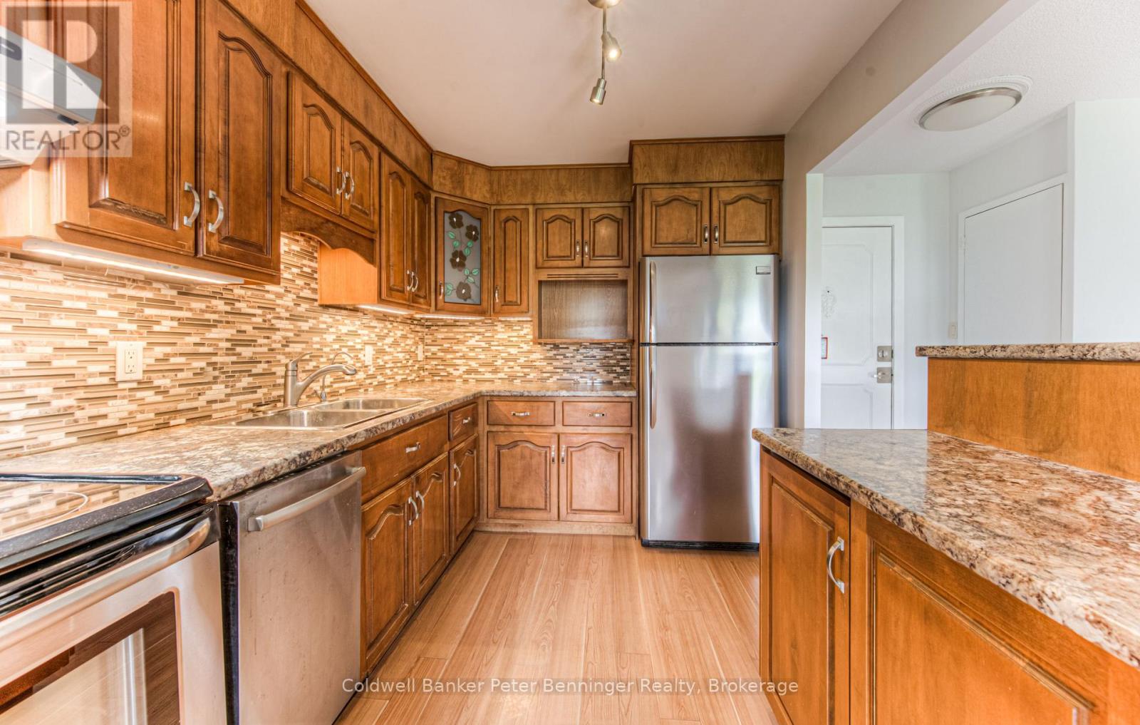 211 - 1100 Courtland Avenue E, Kitchener, Ontario  N2C 2H9 - Photo 12 - X12238506