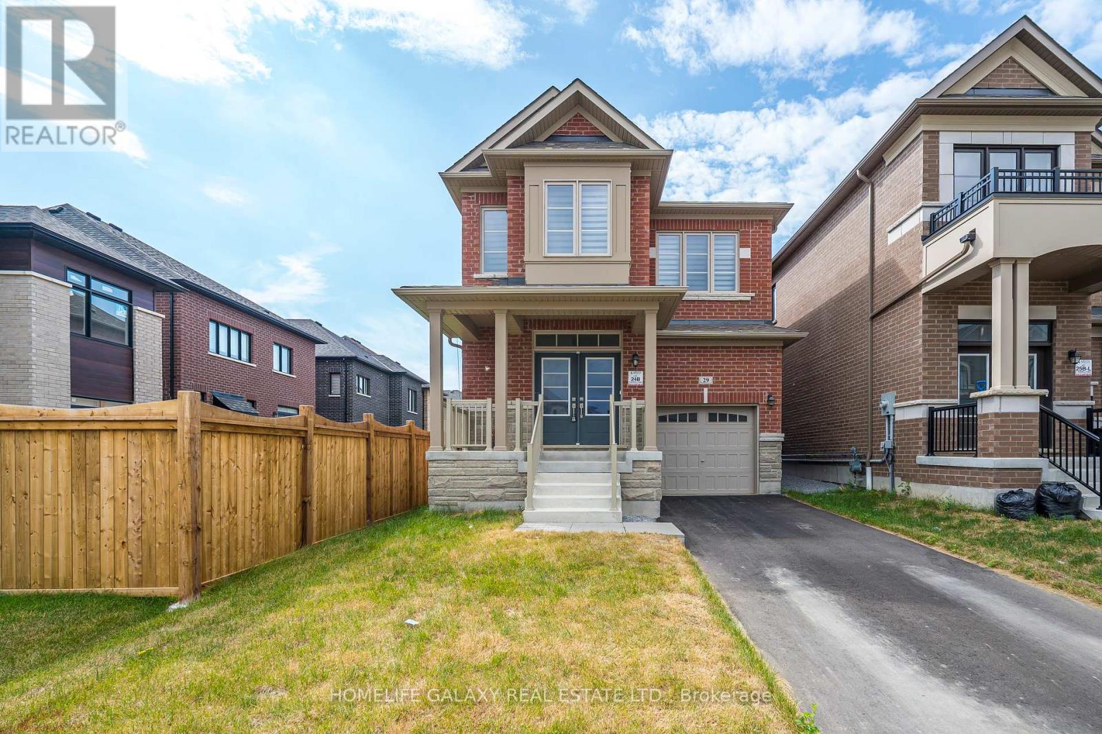 29 BROMFIELD STREET, Whitby, Ontario