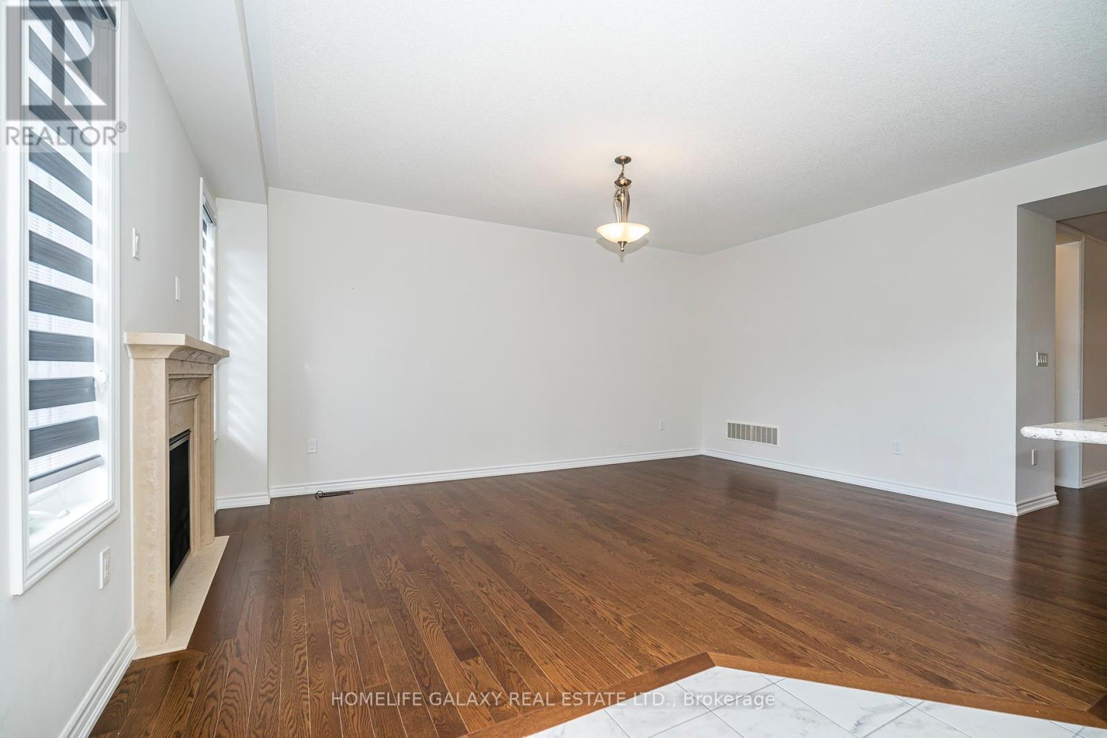 29 Bromfield Street, Whitby, Ontario  L1P 0P8 - Photo 11 - E12300071