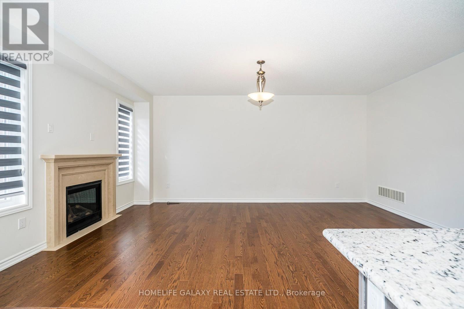 29 Bromfield Street, Whitby, Ontario  L1P 0P8 - Photo 12 - E12300071