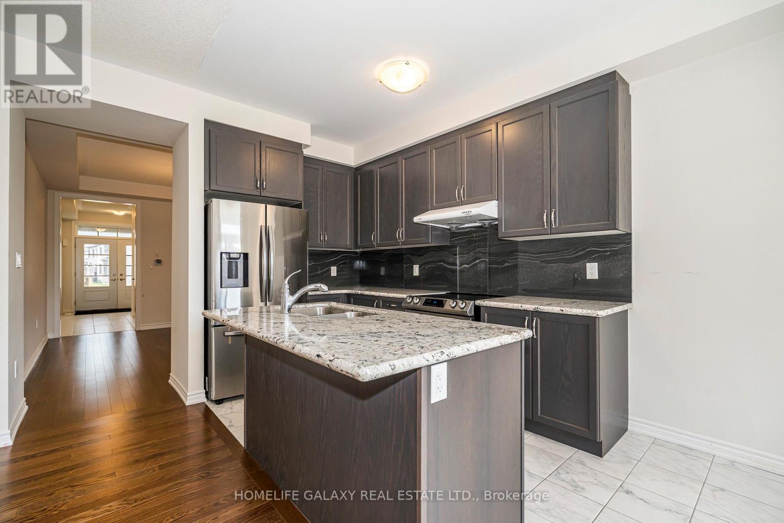 29 Bromfield Street, Whitby, Ontario  L1P 0P8 - Photo 17 - E12300071