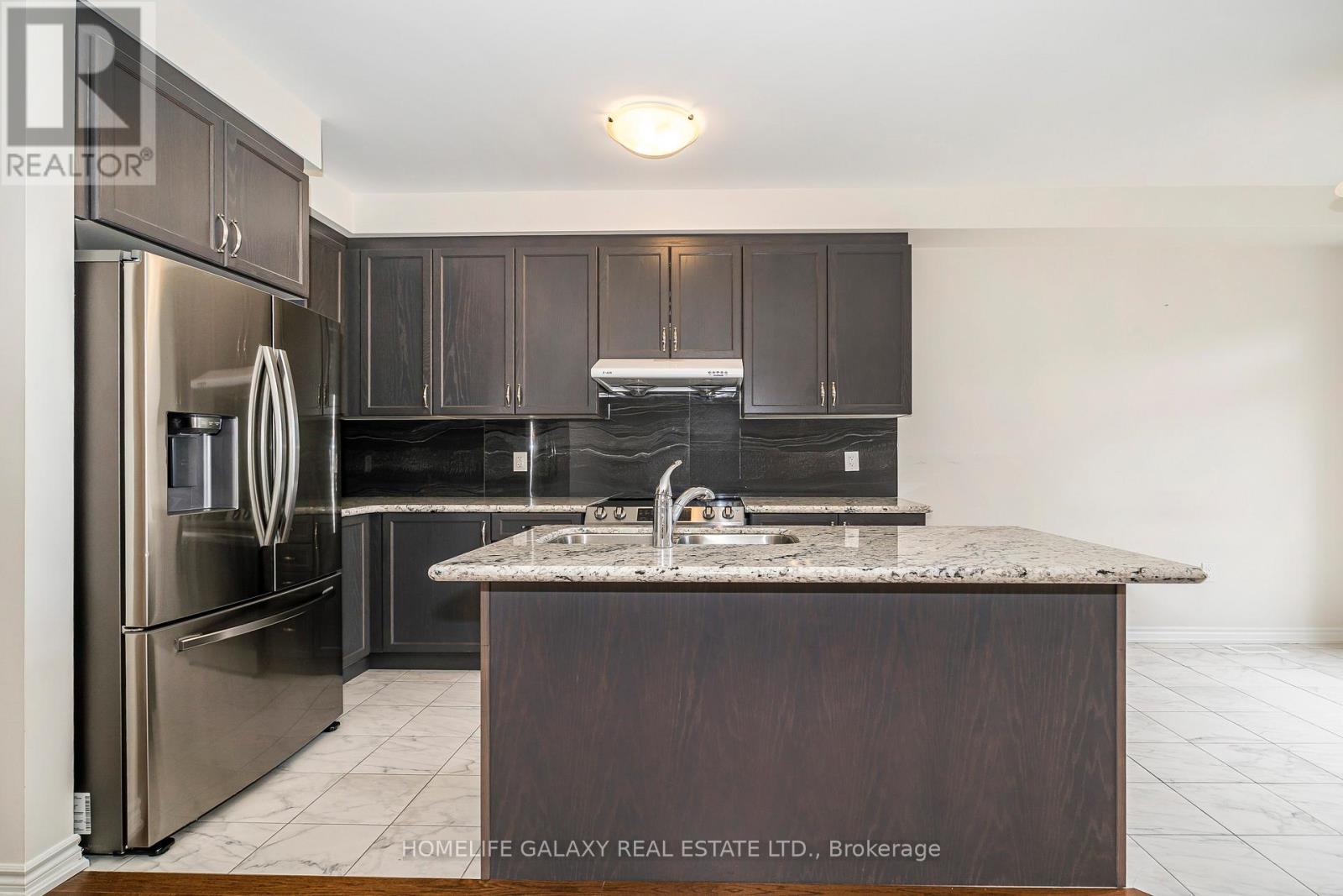 29 Bromfield Street, Whitby, Ontario  L1P 0P8 - Photo 19 - E12300071