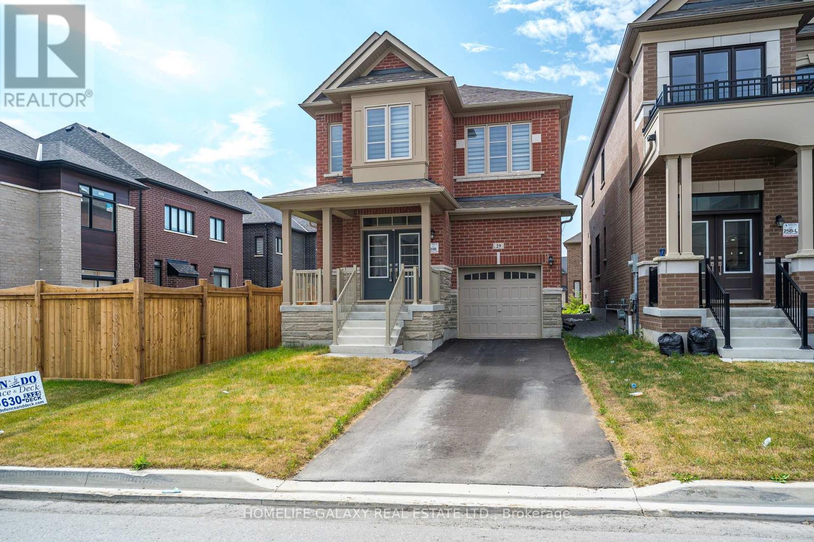 29 Bromfield Street, Whitby, Ontario  L1P 0P8 - Photo 2 - E12300071