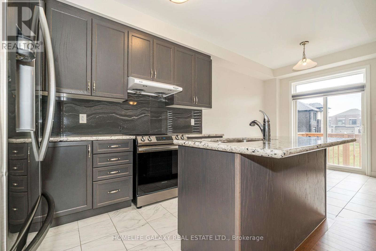 29 Bromfield Street, Whitby, Ontario  L1P 0P8 - Photo 20 - E12300071