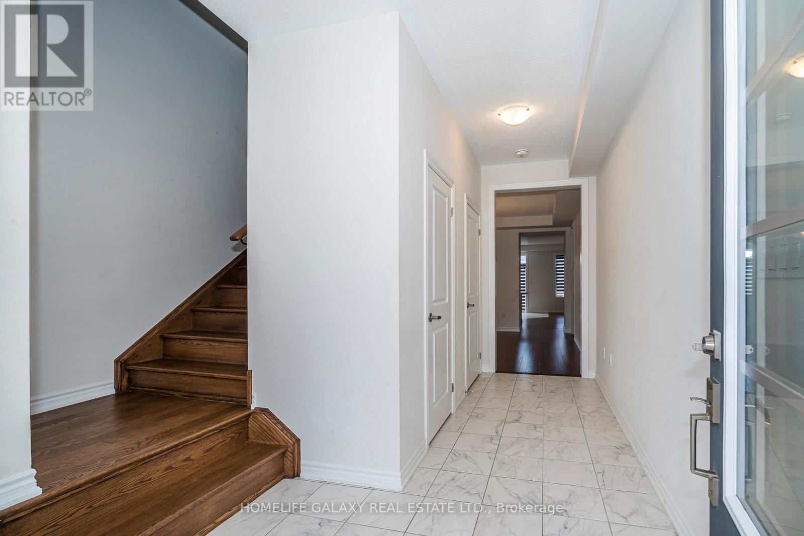 29 Bromfield Street, Whitby, Ontario  L1P 0P8 - Photo 4 - E12300071